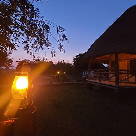 Songbird Safari Lodge & Campsite Katunguru Eksteriør bilde