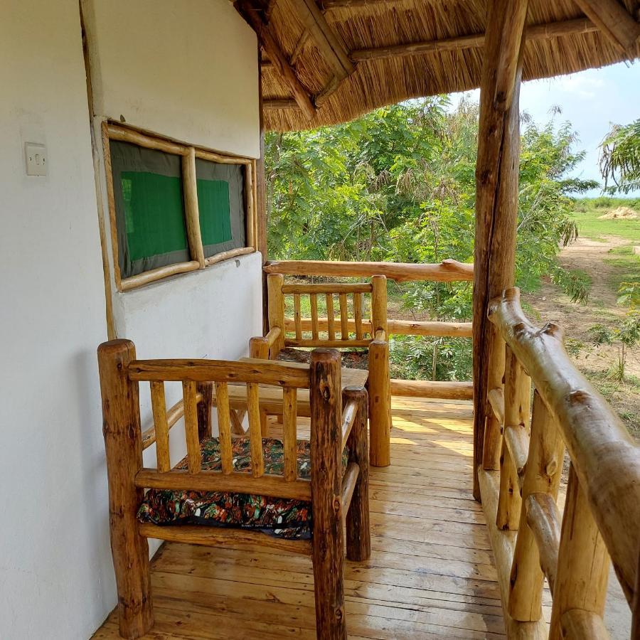Songbird Safari Lodge & Campsite Katunguru Eksteriør bilde