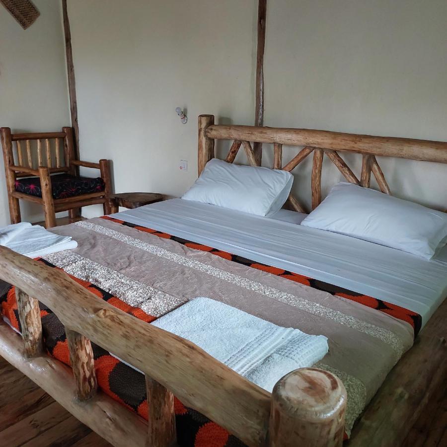 Songbird Safari Lodge & Campsite Katunguru Eksteriør bilde
